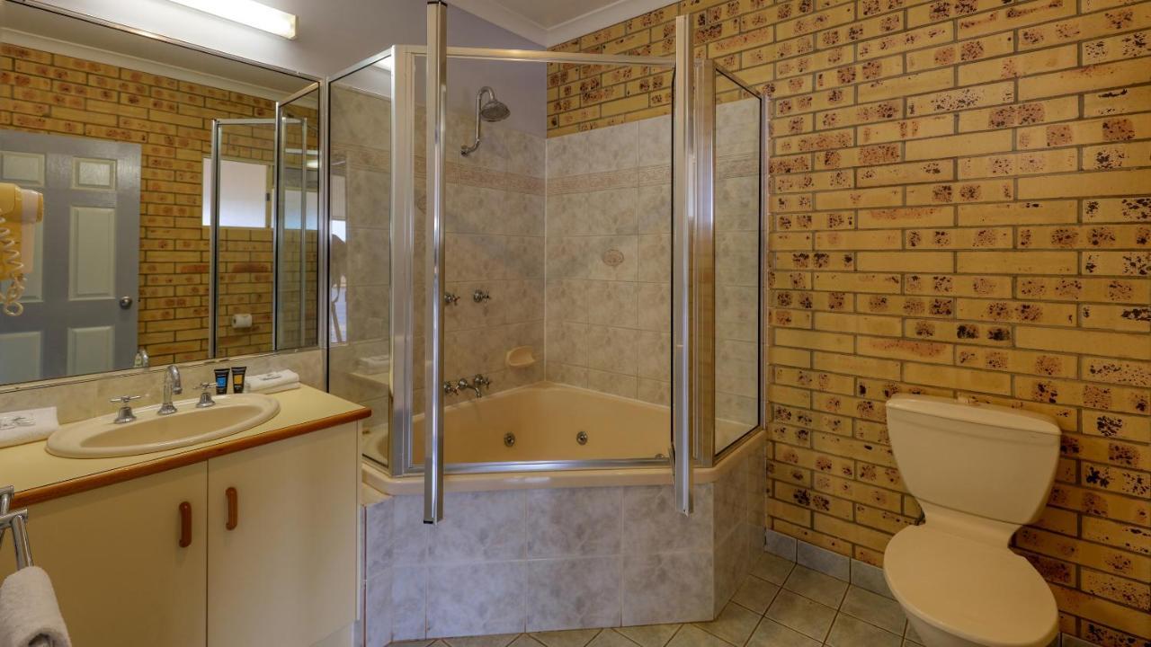 Mulga Country Motor Inn Charleville Exteriör bild