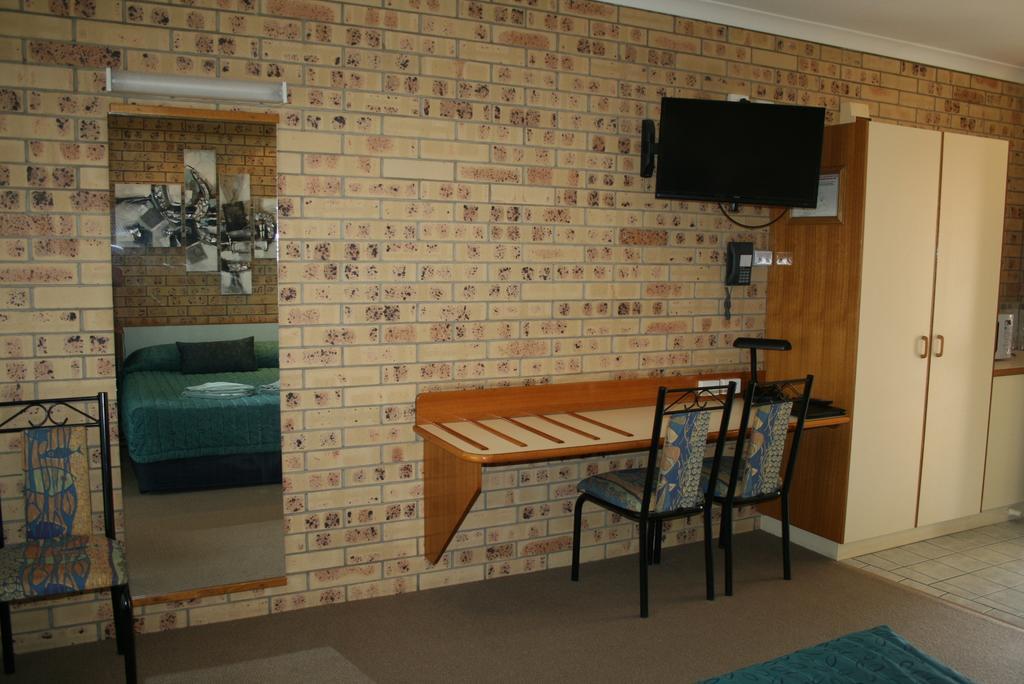Mulga Country Motor Inn Charleville Exteriör bild